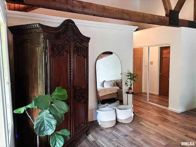 $795,000 | 305 East Martin Drive, Deer Creek, IL 61733