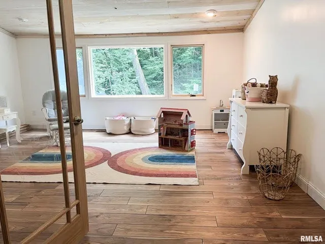 $795,000 | 305 East Martin Drive, Deer Creek, IL 61733