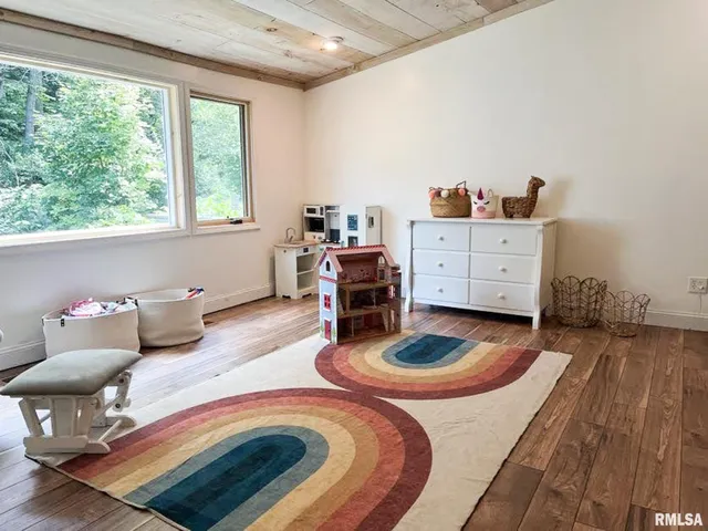 $795,000 | 305 East Martin Drive, Deer Creek, IL 61733