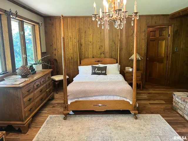 $795,000 | 305 East Martin Drive, Deer Creek, IL 61733