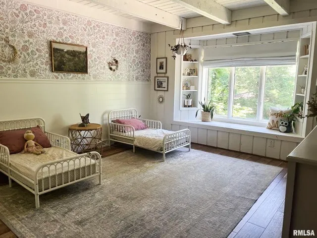 $795,000 | 305 East Martin Drive, Deer Creek, IL 61733