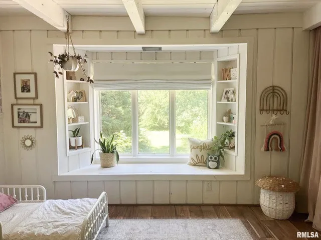 $795,000 | 305 East Martin Drive, Deer Creek, IL 61733