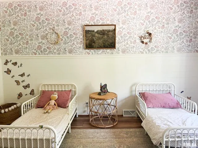 $795,000 | 305 East Martin Drive, Deer Creek, IL 61733