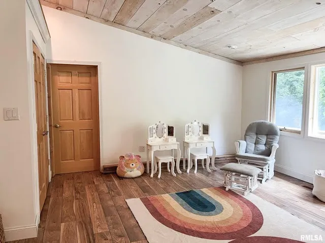 $795,000 | 305 East Martin Drive, Deer Creek, IL 61733