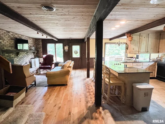 $795,000 | 305 East Martin Drive, Deer Creek, IL 61733