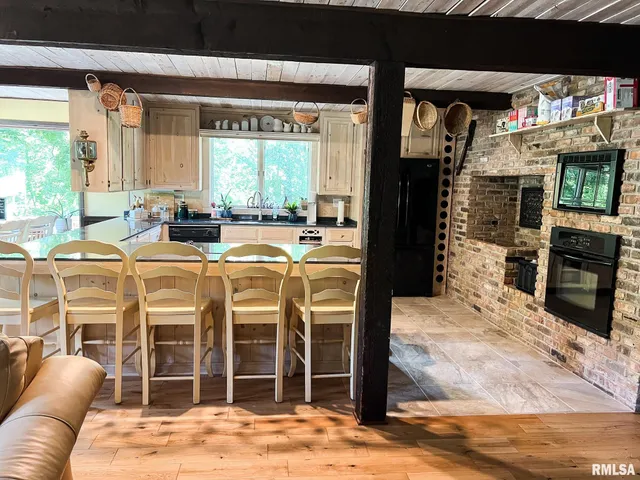 $795,000 | 305 East Martin Drive, Deer Creek, IL 61733