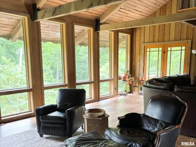 $795,000 | 305 East Martin Drive, Deer Creek, IL 61733