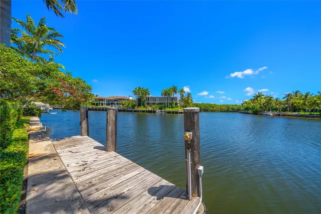 a view of houses with lake view