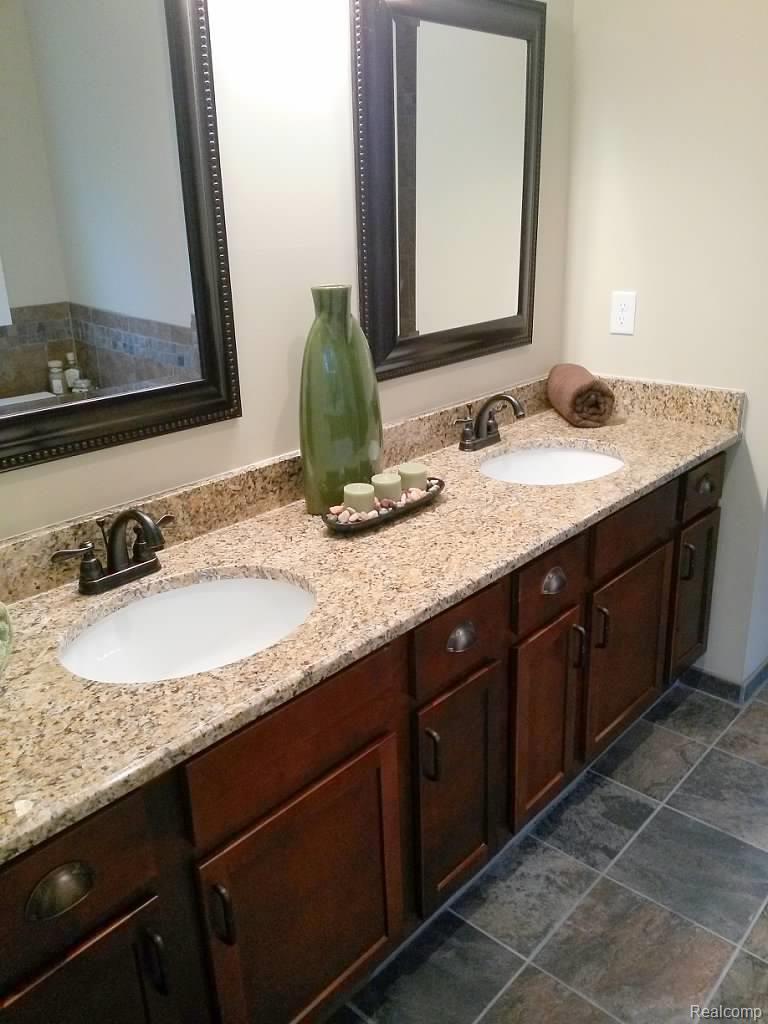 8685 Mcgregor Road Pinckney, MI 48169 - Photo 22 of 25 15.jpg