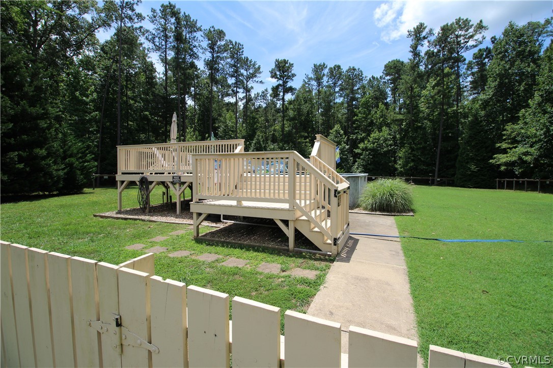 14111 Puritan Road Chesterfield, VA 23838 - Photo 39 of 49 a view of a garden with wooden fence