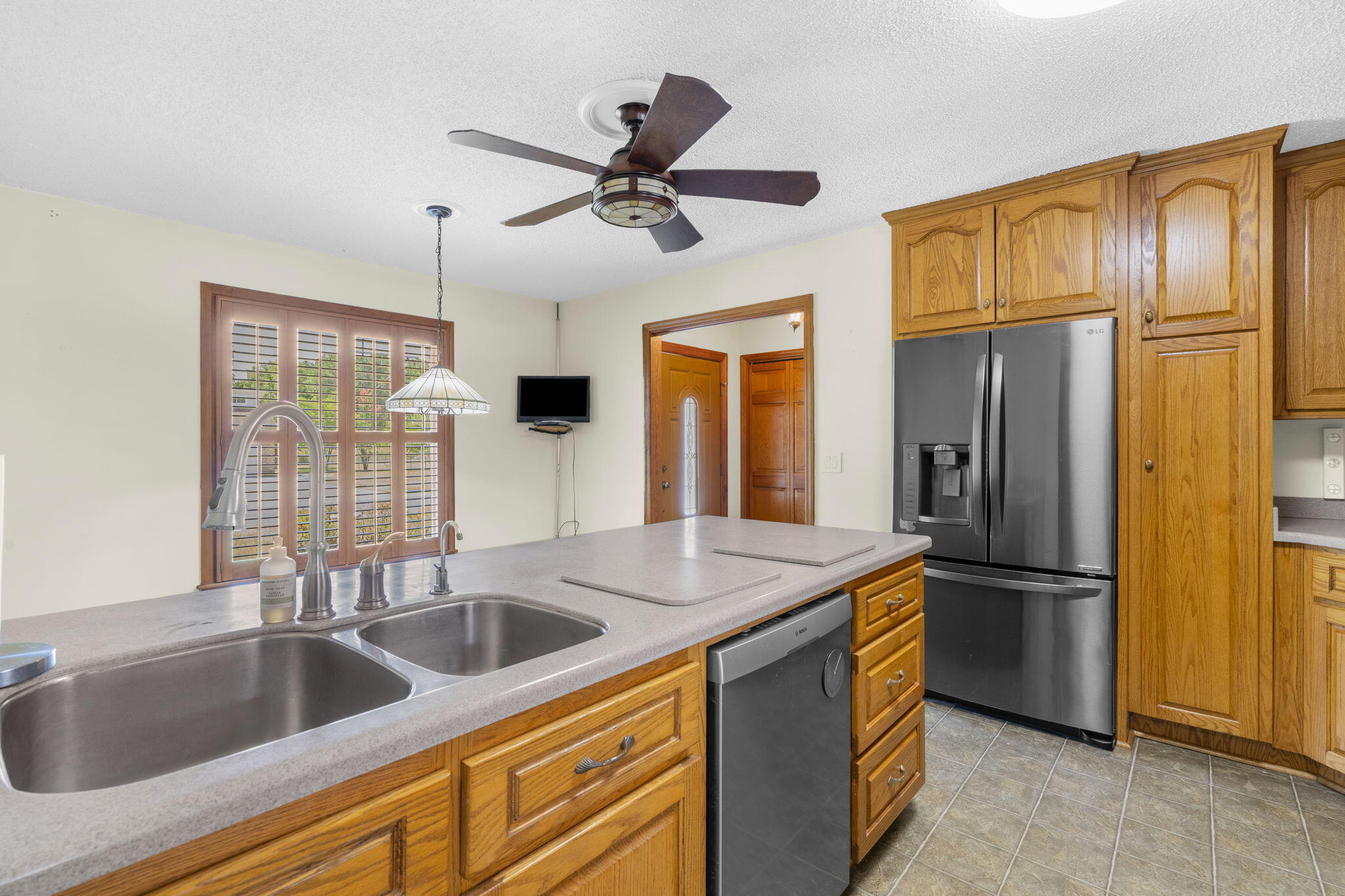 108 Main Ridge Boulevard Goose Creek, SC 29445 - Photo 8 of 49 7-web-or-mls-DSC02537