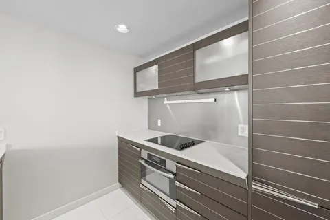 $549,000 | 200 Biscayne Blvd Way, Unit 3909, Miami, FL 33131