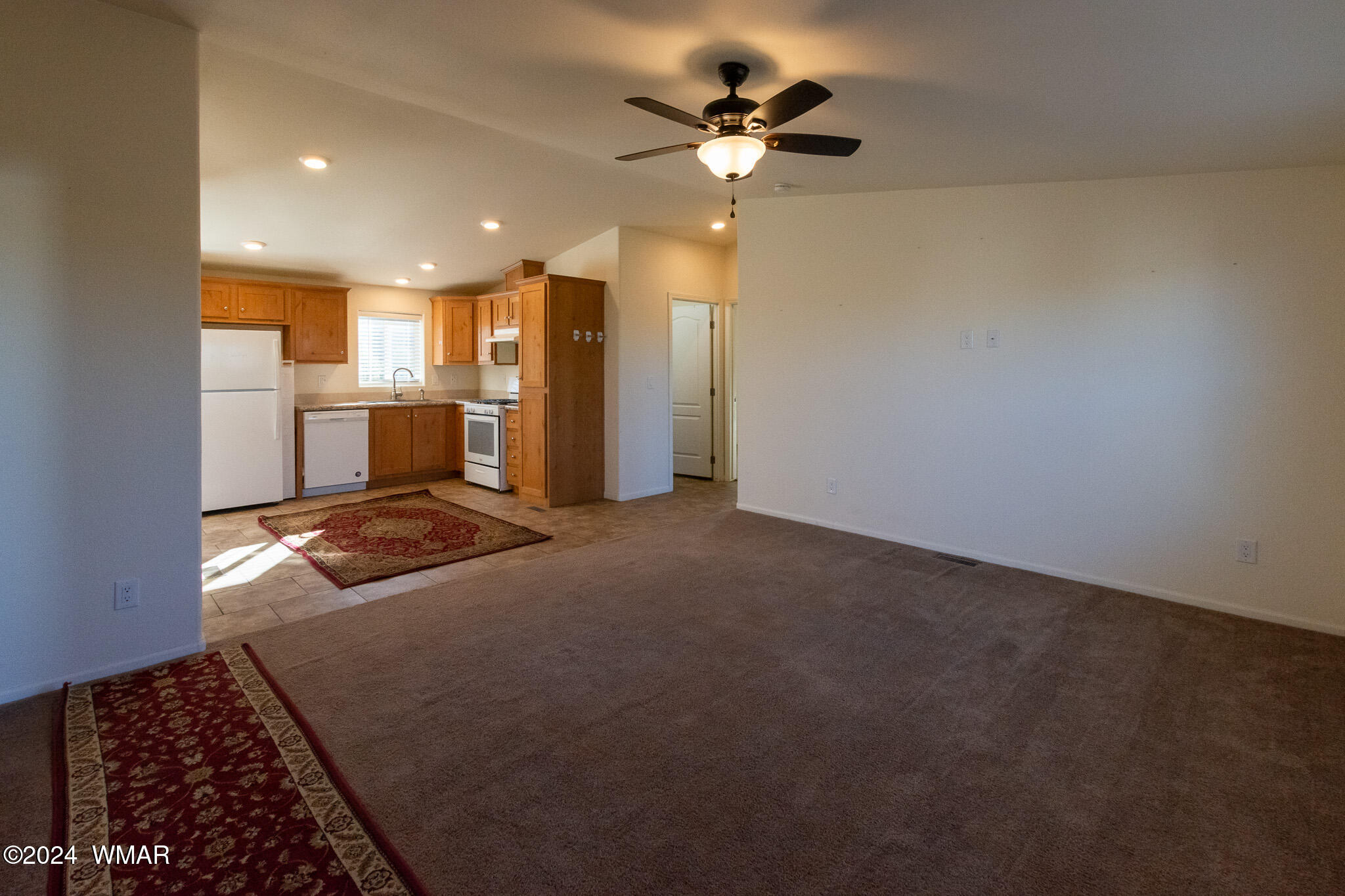 7991 Lakeland Road Show Low, AZ 85901 - Photo 5 of 24 DSC_0913