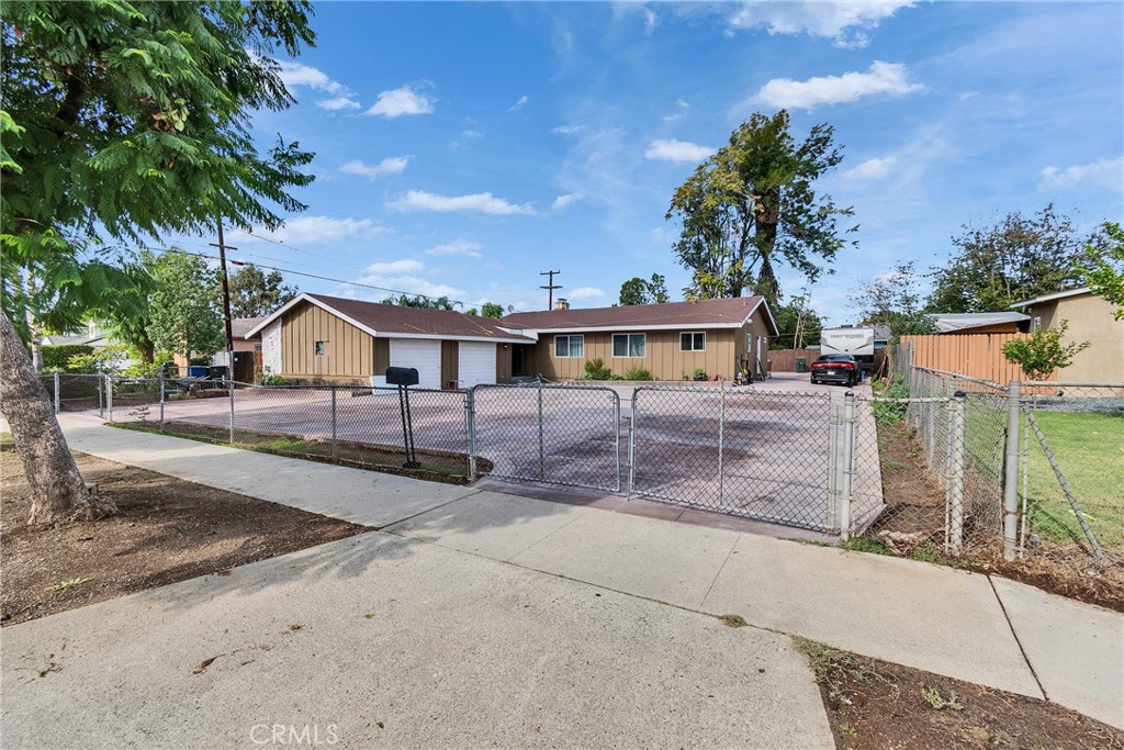 5121 Sierra Street Riverside, CA 92504 - Photo 2 of 34