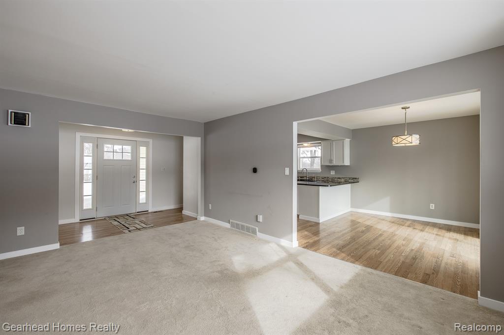 12749 Shaffer Road Davisburg, MI 48350 - Photo 9 of 98 Gallery Image 9