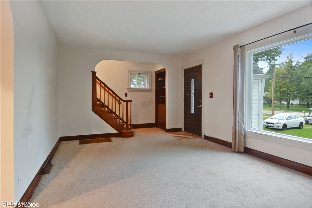 18447 Drake Road Strongsville, OH 44136 - Photo 2 of 20 Gallery Image 2