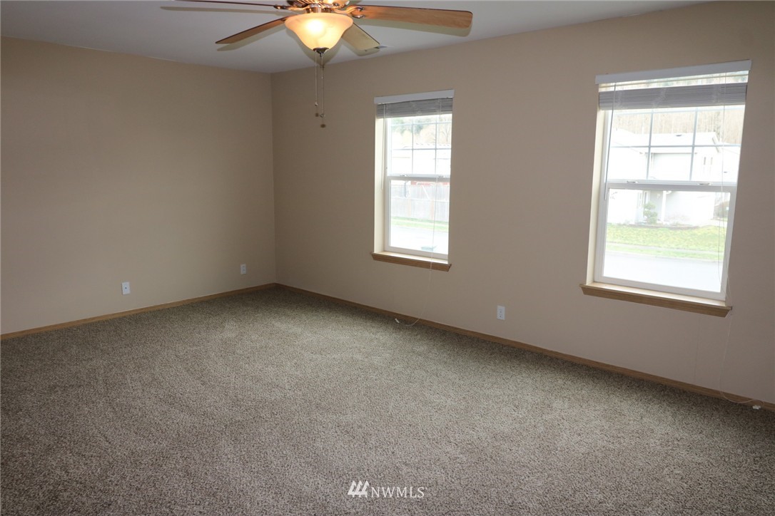 903 Riddell Avenue Northeast Orting, WA 98360 - Photo 14 of 25 Gallery Image 14