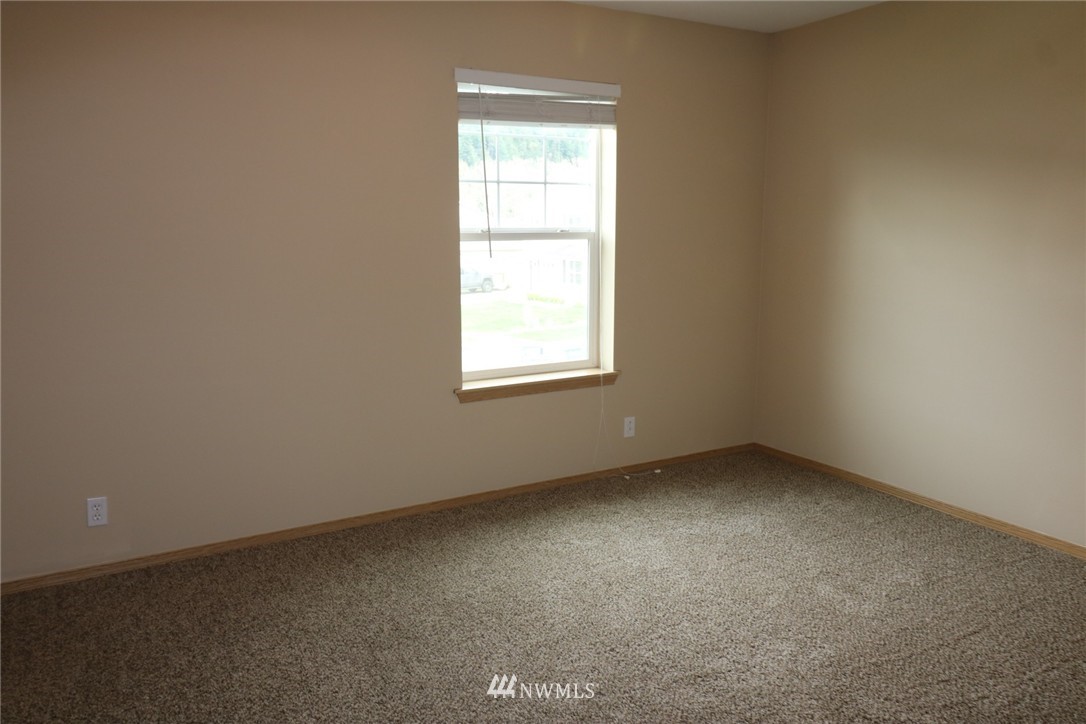 903 Riddell Avenue Northeast Orting, WA 98360 - Photo 19 of 25 Gallery Image 19