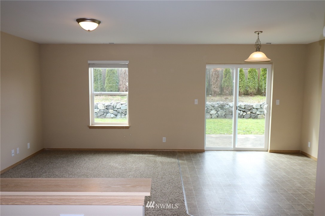 903 Riddell Avenue Northeast Orting, WA 98360 - Photo 3 of 25 Gallery Image 3
