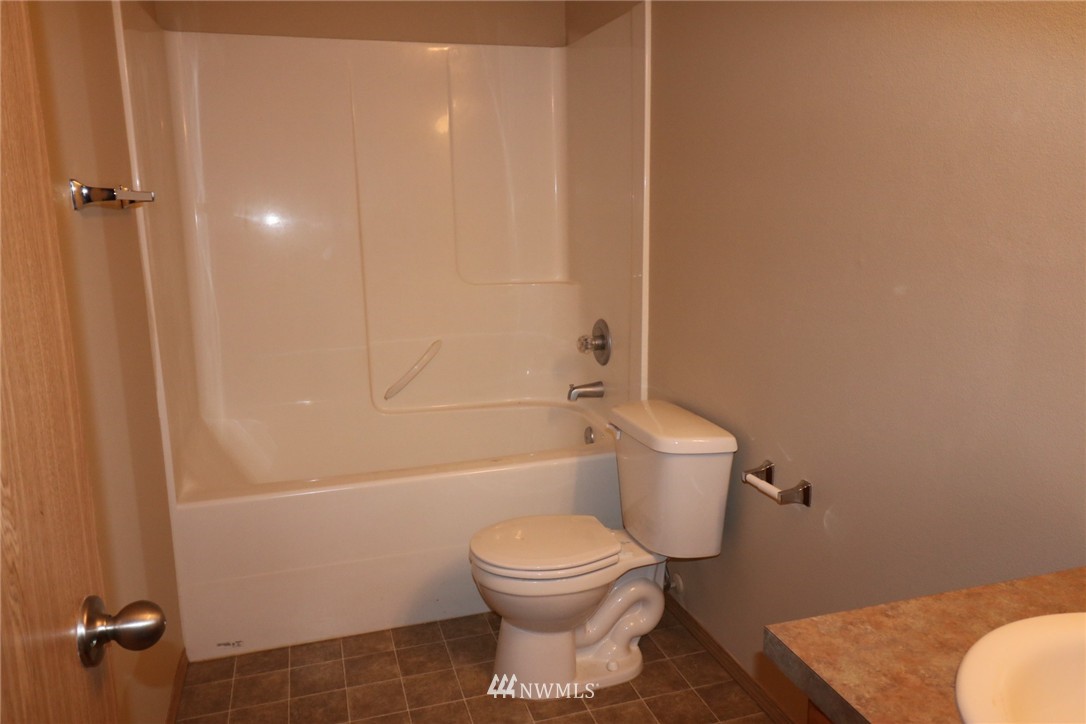 903 Riddell Avenue Northeast Orting, WA 98360 - Photo 21 of 25 Gallery Image 21