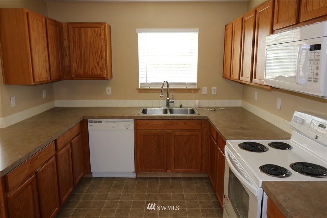903 Riddell Avenue Northeast Orting, WA 98360 - Photo 6 of 25 Gallery Image 6