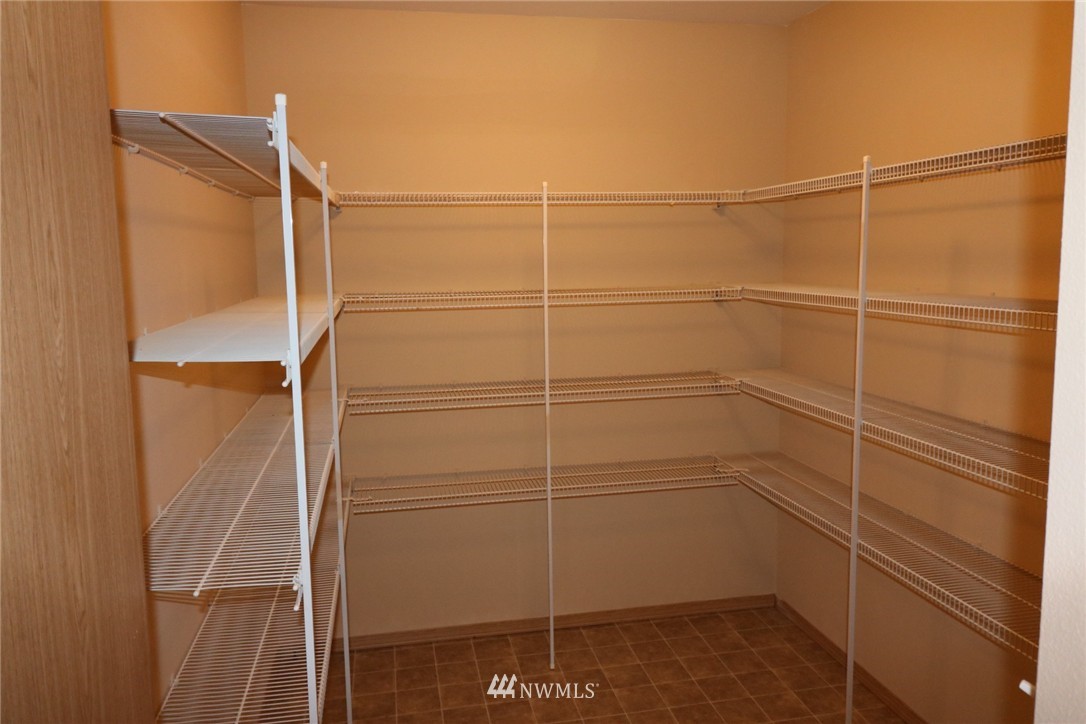 903 Riddell Avenue Northeast Orting, WA 98360 - Photo 9 of 25 Gallery Image 9