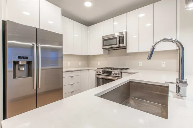 $4,600 | 45 Lewis Street, Unit 513, Boston, MA 02128