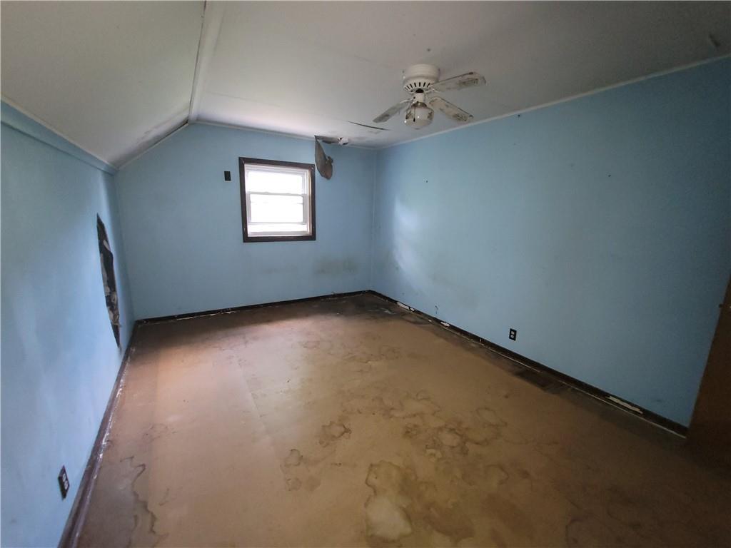3013 Leechburg Road New Kensington, PA 15068 - Photo 13 of 28 an empty room with a window
