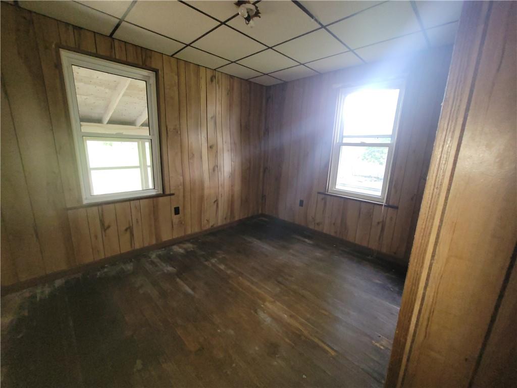 3013 Leechburg Road New Kensington, PA 15068 - Photo 18 of 28 an empty room with windows