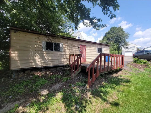 $60,000 | 3013 Leechburg Road, New Kensington, PA 15068