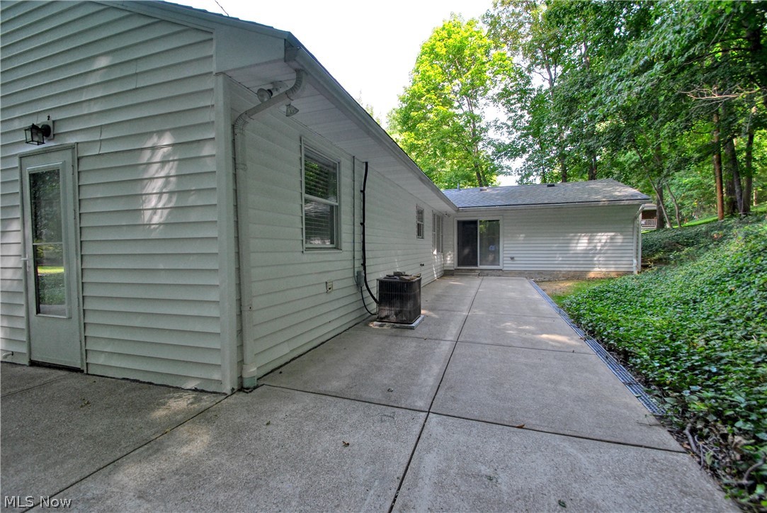 38036 Ridge Road Willoughby, OH 44094 - Photo 29 of 31