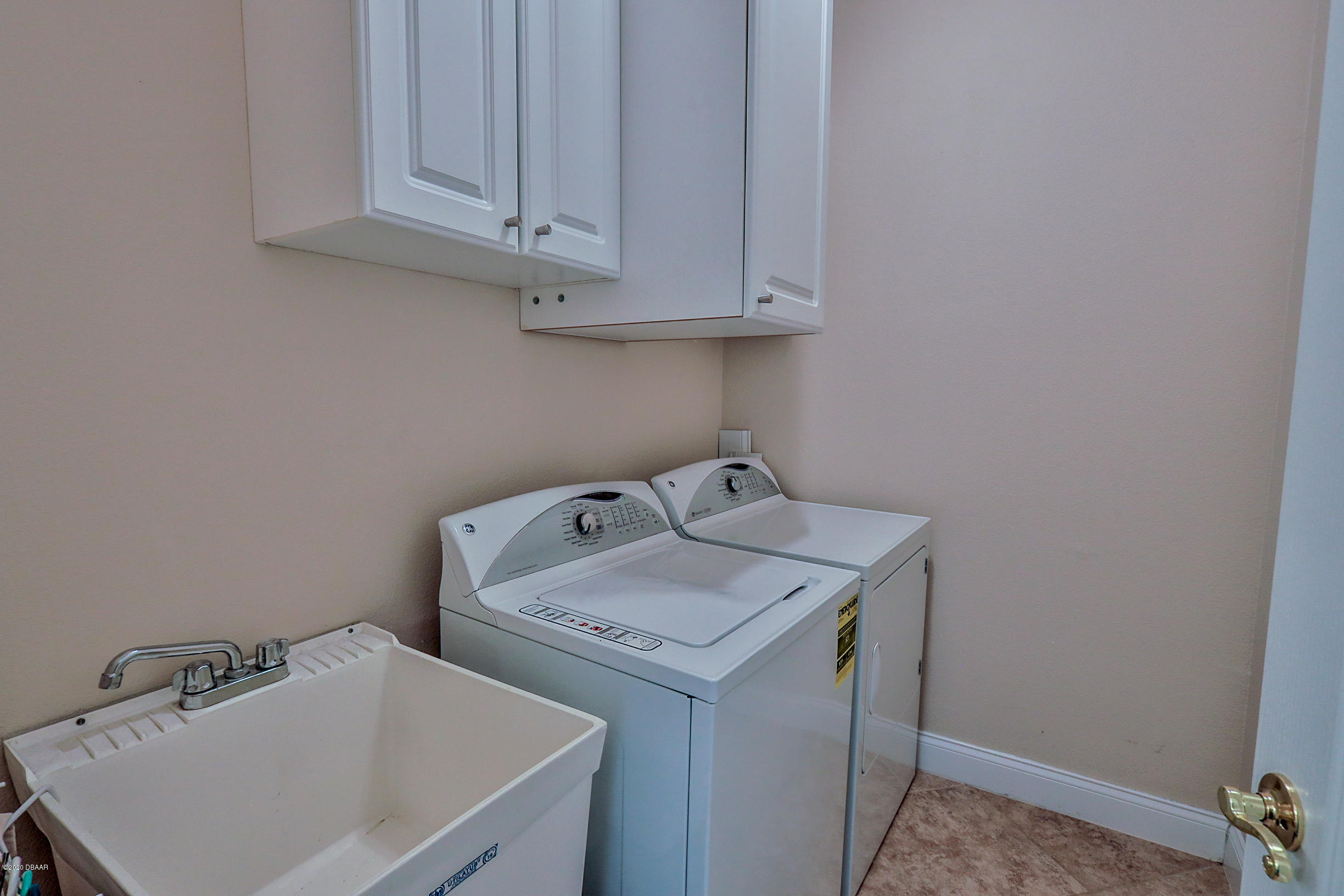 201 North Riverside Drive Edgewater, FL 32132 - Photo 49 of 53 201 low res-49