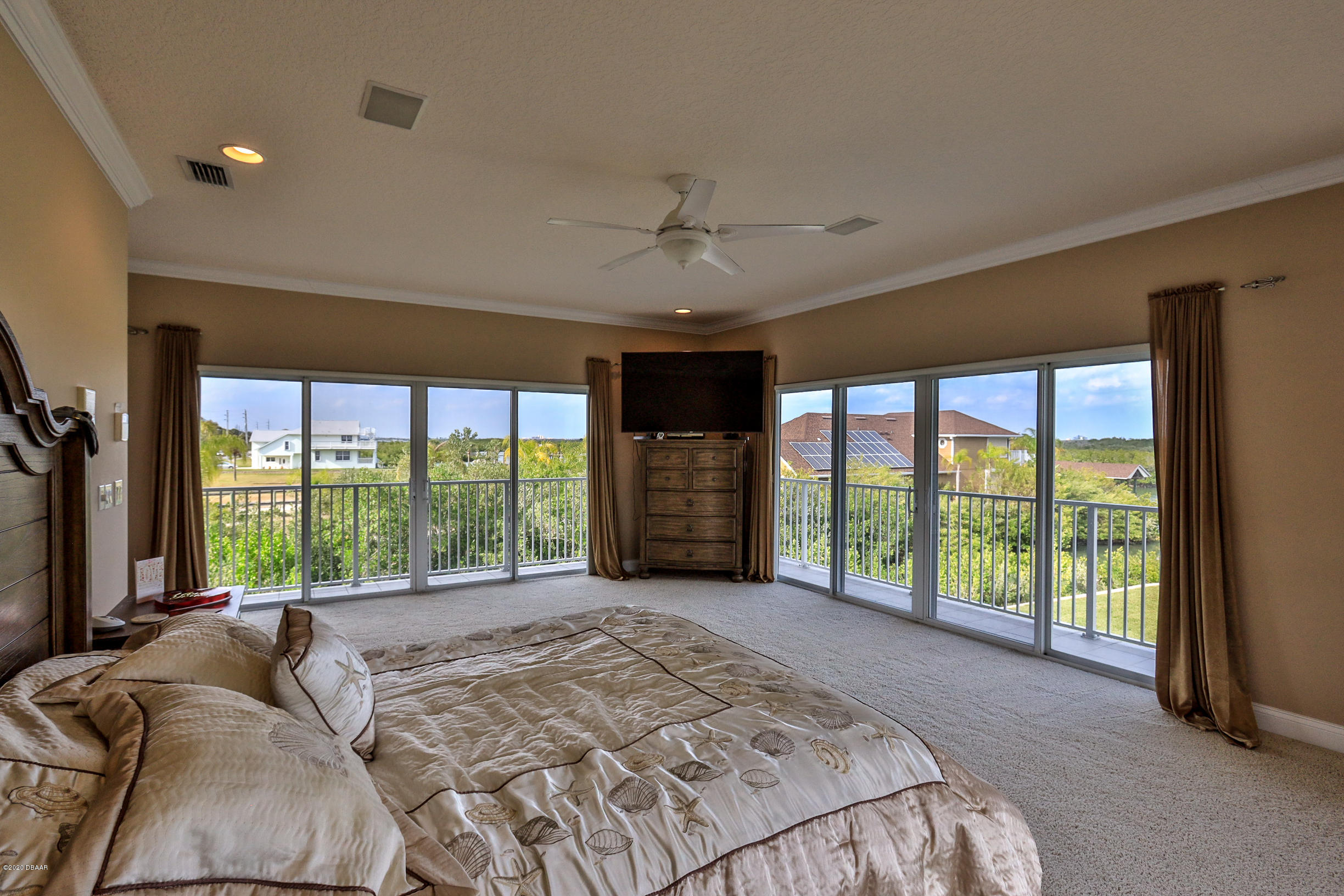 201 North Riverside Drive Edgewater, FL 32132 - Photo 7 of 53 201 low res-30