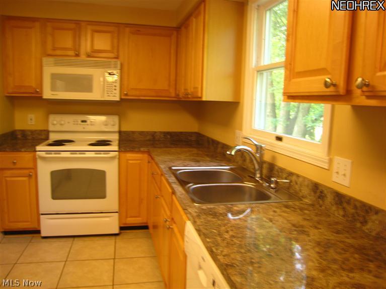 5694 Young Road Hudson, OH 44236 - Photo 10 of 19