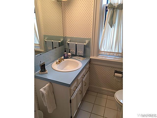 41 Irving Place Buffalo, NY 14201 - Photo 15 of 23 Bathroom
