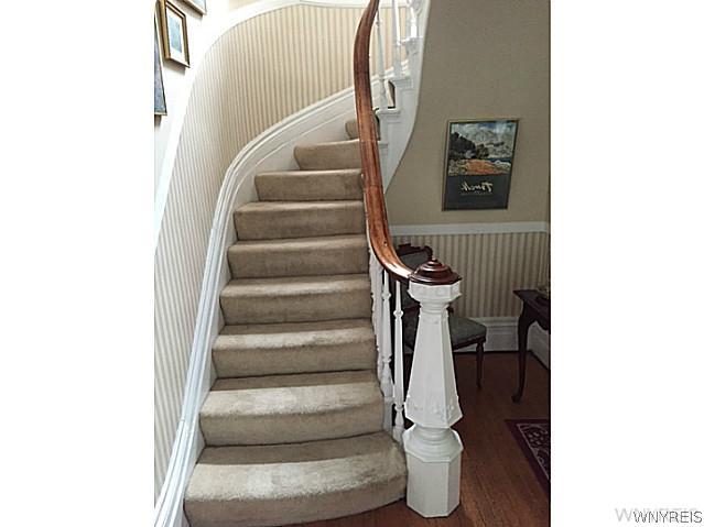 41 Irving Place Buffalo, NY 14201 - Photo 2 of 23 Foyer
