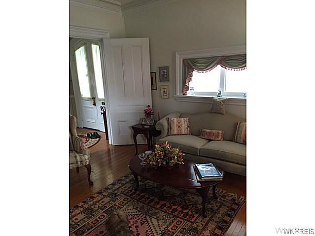 41 Irving Place Buffalo, NY 14201 - Photo 5 of 23 Living Room