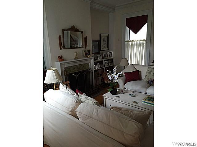 41 Irving Place Buffalo, NY 14201 - Photo 6 of 23 Family Room