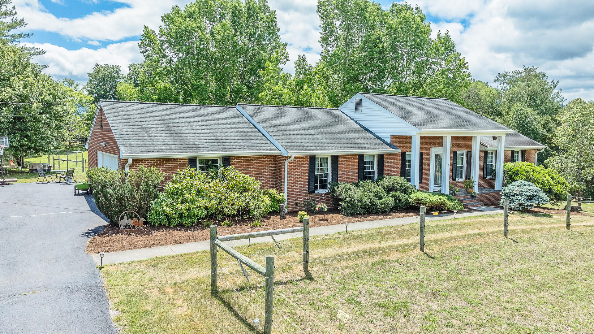 815 Brunswick Forge Road Troutville, VA 24175 - Photo 3 of 70 815 Brunswick Forge Rd-1