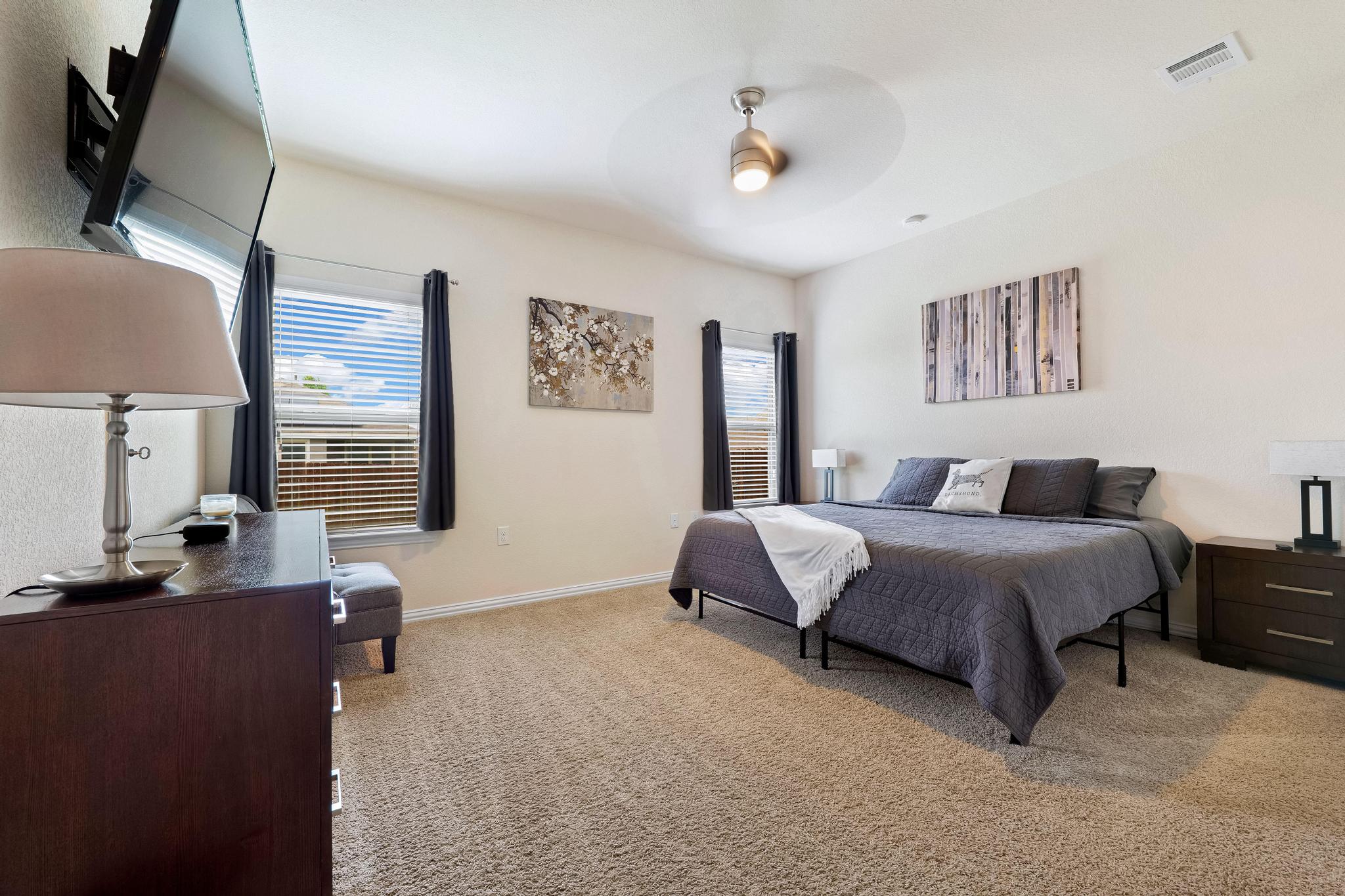 6905 Vail Ridge Street Austin, TX 78744 - Photo 13 of 39 Primary suite with so much room for activities.