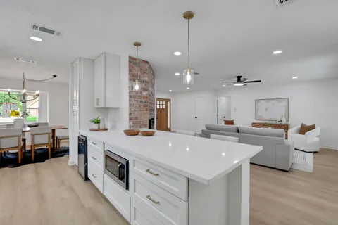 $630,000 | 3019 Stetson Lane, Houston, TX 77043