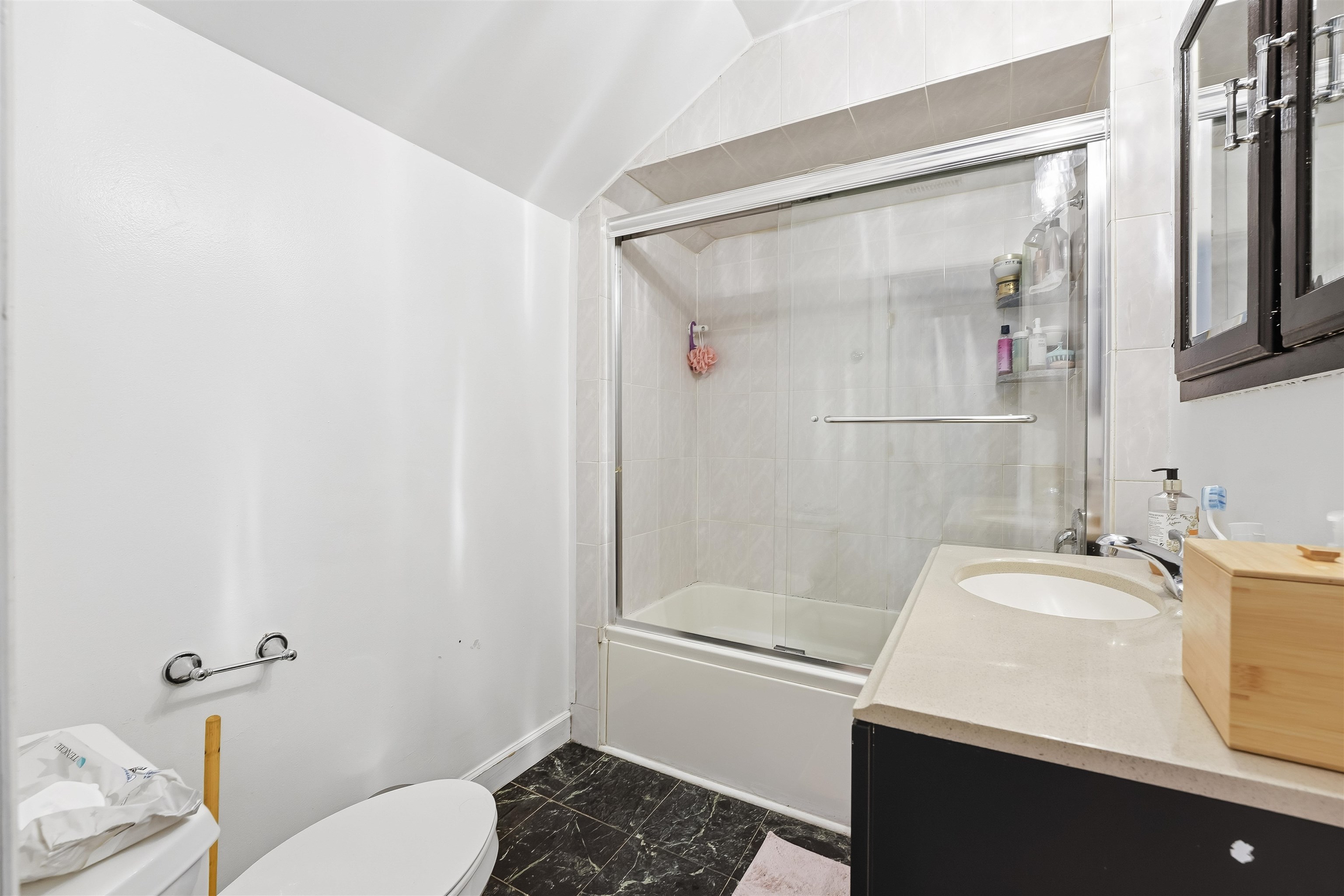 770 Hartwell Street Teaneck, NJ 07666 - Photo 28 of 37