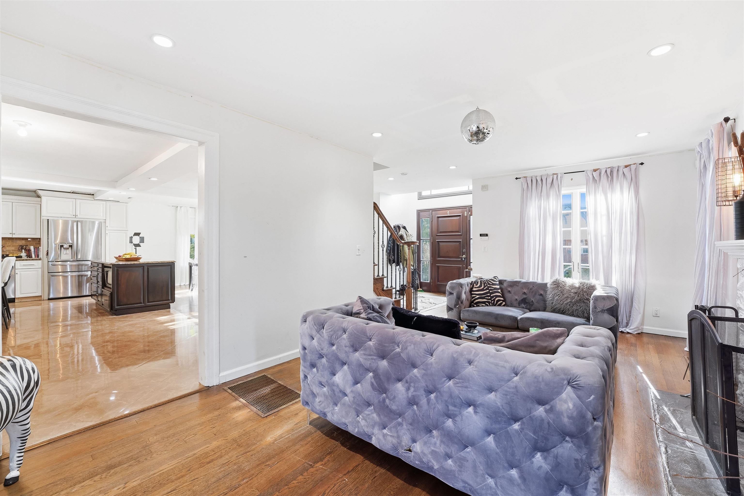 770 Hartwell Street Teaneck, NJ 07666 - Photo 3 of 37