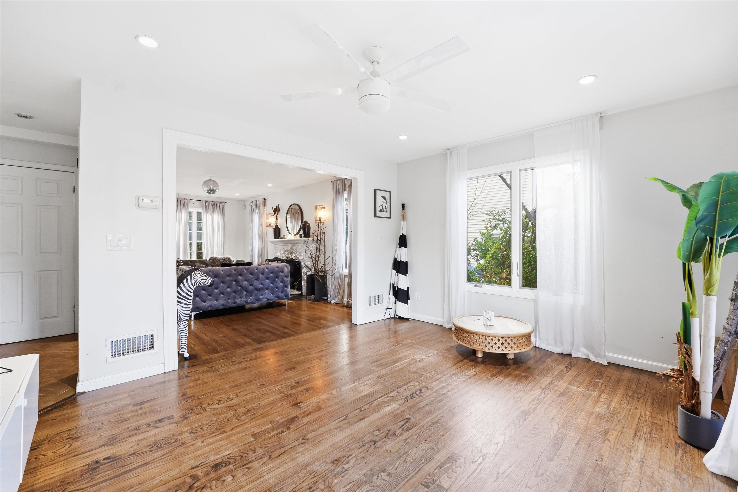 770 Hartwell Street Teaneck, NJ 07666 - Photo 6 of 37