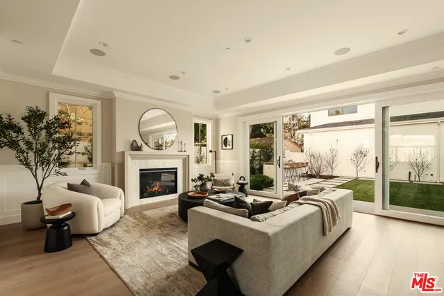 $4,995,000 | 2432 22nd Street, Santa Monica, CA 90405