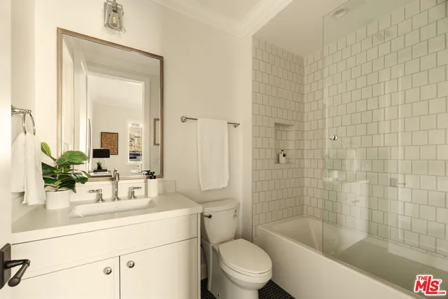 $4,995,000 | 2432 22nd Street, Santa Monica, CA 90405