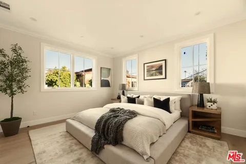 $4,995,000 | 2432 22nd Street, Santa Monica, CA 90405
