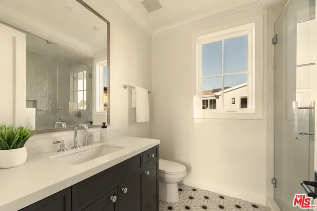 $4,995,000 | 2432 22nd Street, Santa Monica, CA 90405