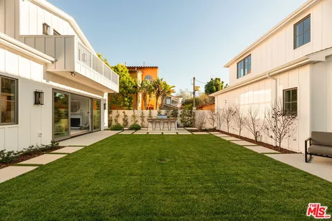 $4,995,000 | 2432 22nd Street, Santa Monica, CA 90405