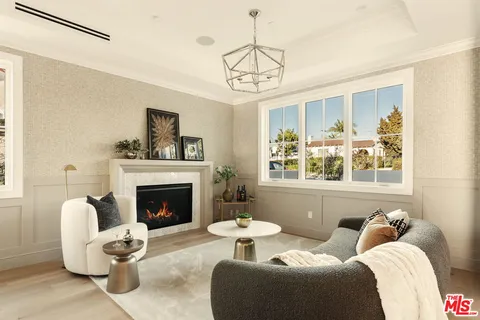 $4,995,000 | 2432 22nd Street, Santa Monica, CA 90405